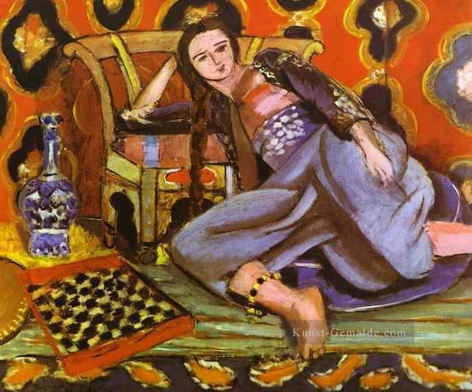 Odalisque auf einem türkischen Sofa 1928 Fauvismus Ölgemälde
